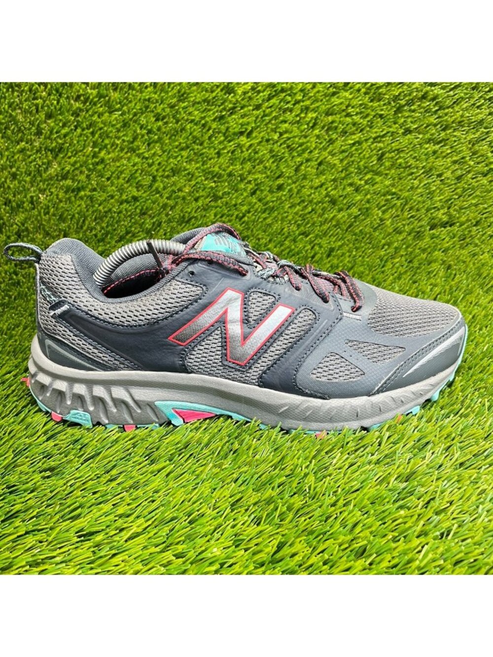 New Balance 412 V3 Womens Size 11D Gray Athletic Running Hiking Shoes Sneakers